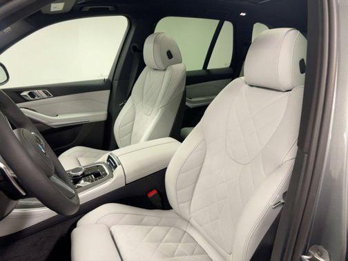 Skyscraper Grey Metallic 2026 BMW X5 sDrive40i