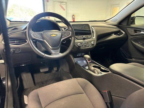 2022 Chevrolet Malibu FWD RS