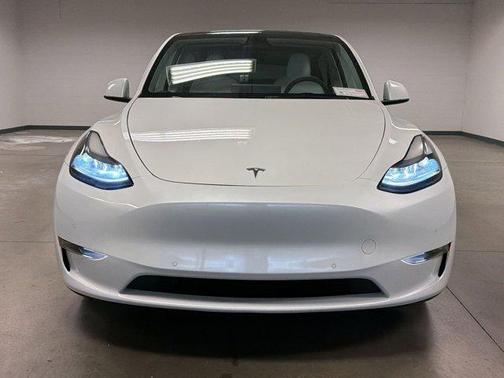 Pearl White Multi-Coat 2022 Tesla Model Y Performance Dual Motor All-Wheel Drive