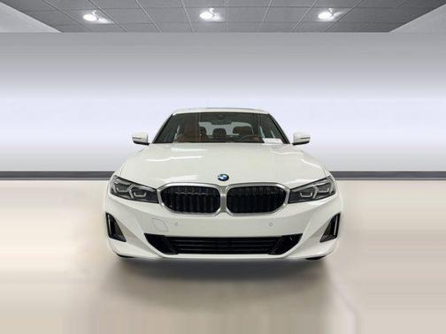 Alpine White 2026 BMW 330 330i