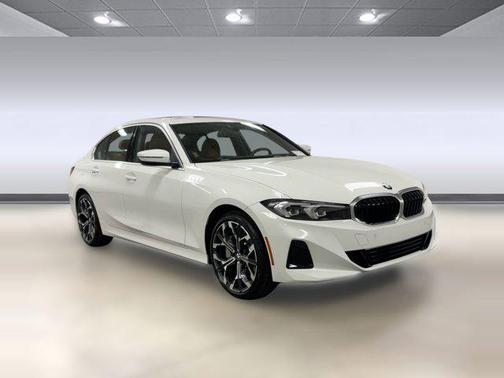 Alpine White 2026 BMW 330 330i