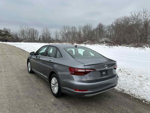 Platinum Gray Metallic 2019 Volkswagen Jetta 1.4T S