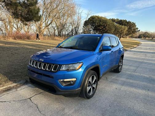 Laser Blue Pearlcoat 2019 Jeep Compass Latitude