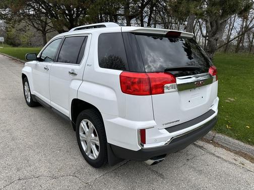White 2017 GMC Terrain SLT