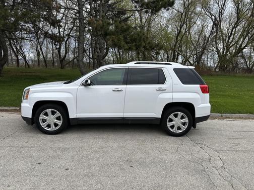 White 2017 GMC Terrain SLT