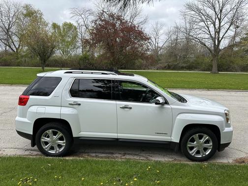 White 2017 GMC Terrain SLT