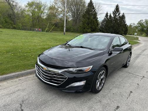 Mosaic Black Metallic 2024 Chevrolet Malibu FWD 1LT