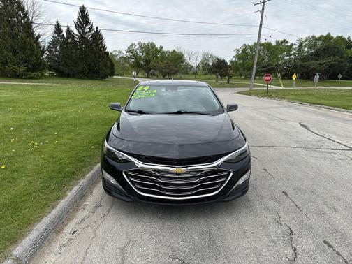 Mosaic Black Metallic 2024 Chevrolet Malibu FWD 1LT