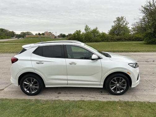 White Frost Tricoat 2021 Buick Encore GX Select