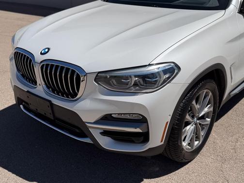 Mineral White Metallic 2019 BMW X3 sDrive30i