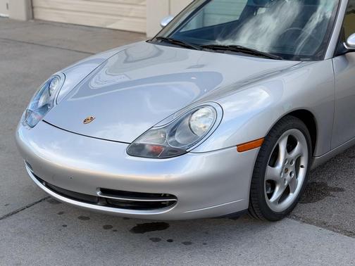 2000 Porsche 911 Carrera
