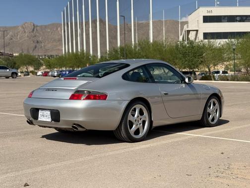 2000 Porsche 911 Carrera