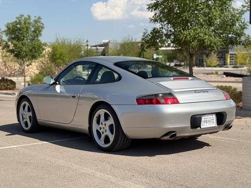 2000 Porsche 911 Carrera