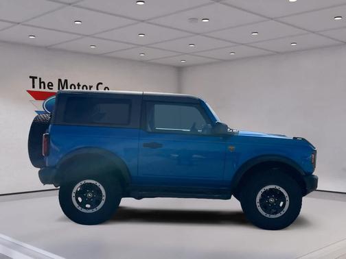 Velocity Blue 2023 Ford Bronco Badlands