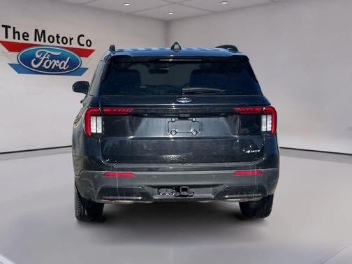 Agate Black 2025 Ford Explorer ST-Line