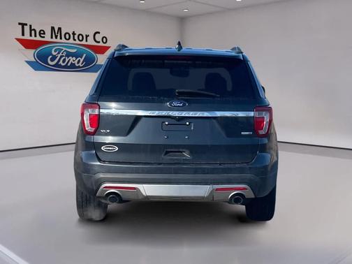 Smoked Quartz Metallic Tinted Clearcoat 2017 Ford Explorer XLT