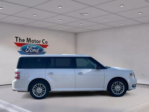 White Platinum Tri-Coat Metallic 2019 Ford Flex SEL