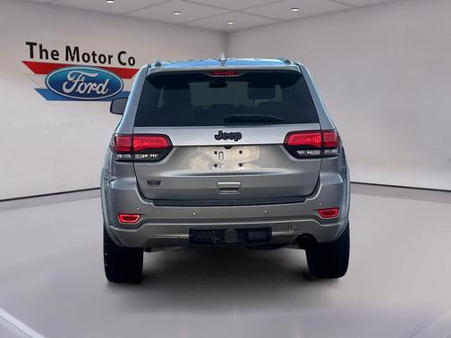 2021 Jeep Grand Cherokee LAREDO