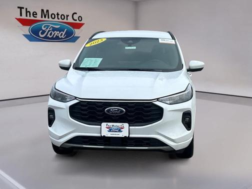 Oxford White 2023 Ford Escape ST-Line Select