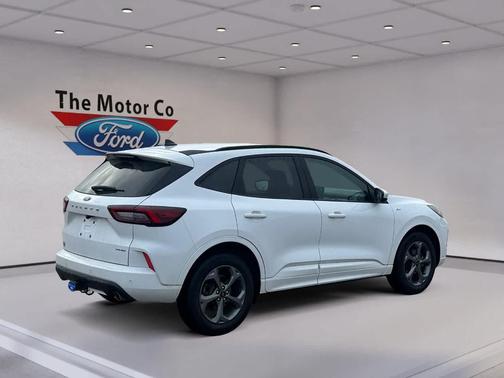 Oxford White 2023 Ford Escape ST-Line Select