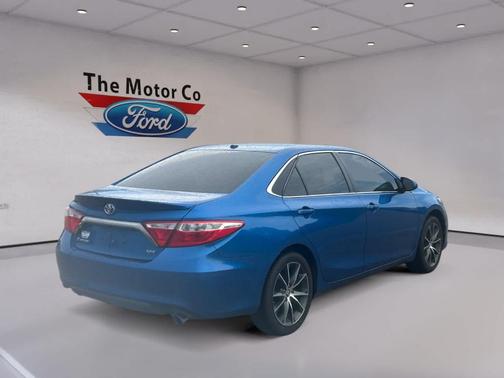 Blue Streak Metallic 2017 Toyota Camry XSE