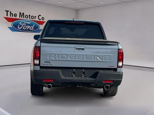 Sonic Gray Pearl 2025 Honda Ridgeline Sport+