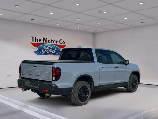 Sonic Gray Pearl 2025 Honda Ridgeline Sport+