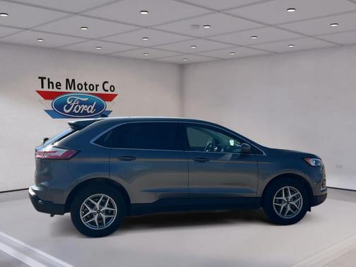 Carbonized Gray 2024 Ford Edge SEL