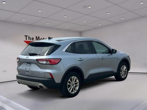 Ice Blue 2022 Ford Escape SE