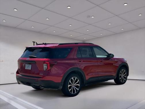 2022 Ford Explorer ST-Line
