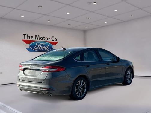 2017 Ford Fusion Hybrid SE