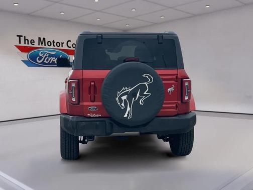 Hot Pepper Red Metallic Tinted Clearcoat 2023 Ford Bronco Outer Banks