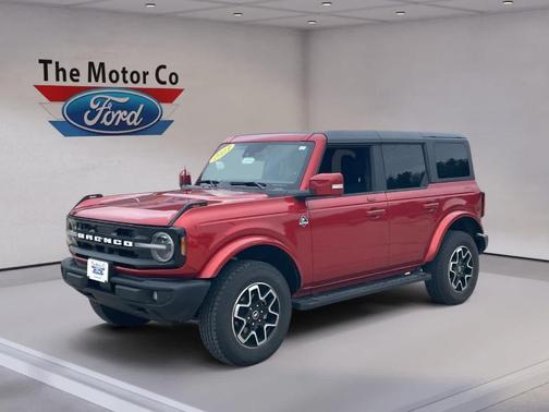 Hot Pepper Red Metallic Tinted Clearcoat 2023 Ford Bronco Outer Banks