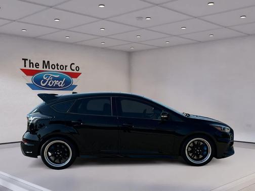 2017 Ford Focus RS Base