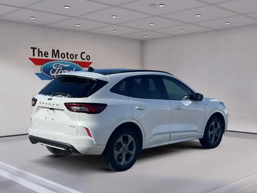 Star White 2023 Ford Escape ST-Line