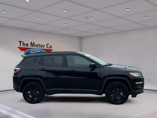 Diamond Black 2021 Jeep Compass LATITUDE