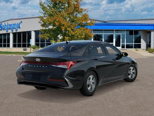 Black 2026 Hyundai ELANTRA SE
