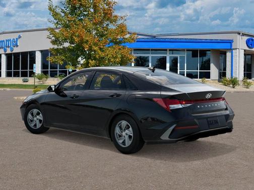 Black 2026 Hyundai ELANTRA SE