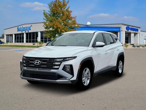 White Pearl 2026 Hyundai TUCSON SE