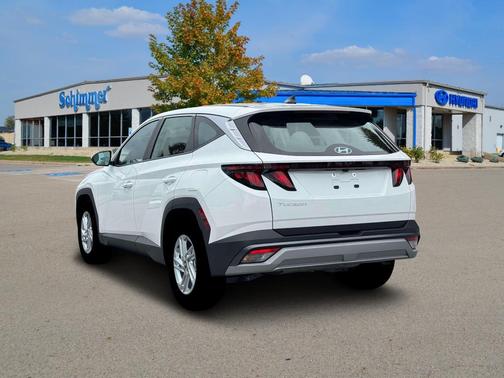 White Pearl 2026 Hyundai TUCSON SE