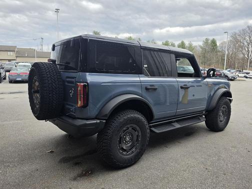 Azure Gray Metallic Tri-Coat 2025 Ford Bronco Badlands