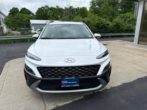 White 2023 Hyundai KONA SEL