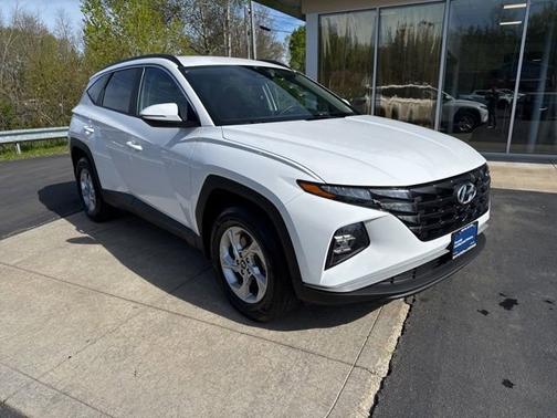 White 2023 Hyundai TUCSON SEL