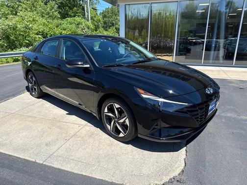 Black 2023 Hyundai ELANTRA SEL