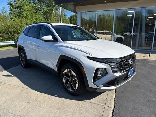 White 2025 Hyundai TUCSON SEL