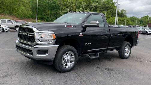 Diamond Black Crystal Pearlcoat 2019 RAM 3500 Tradesman Regular Cab 4x4 8' Box