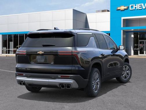Mosaic Black Metallic 2026 Chevrolet Traverse LT