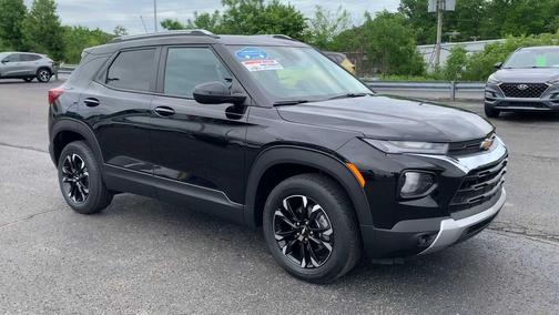 Mosaic Black Metallic 2023 Chevrolet Trailblazer LT