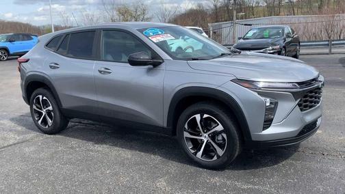 Sterling Gray Metallic 2024 Chevrolet Trax FWD 1RS