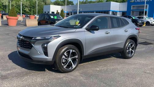 Sterling Gray Metallic 2025 Chevrolet Trax FWD 1RS